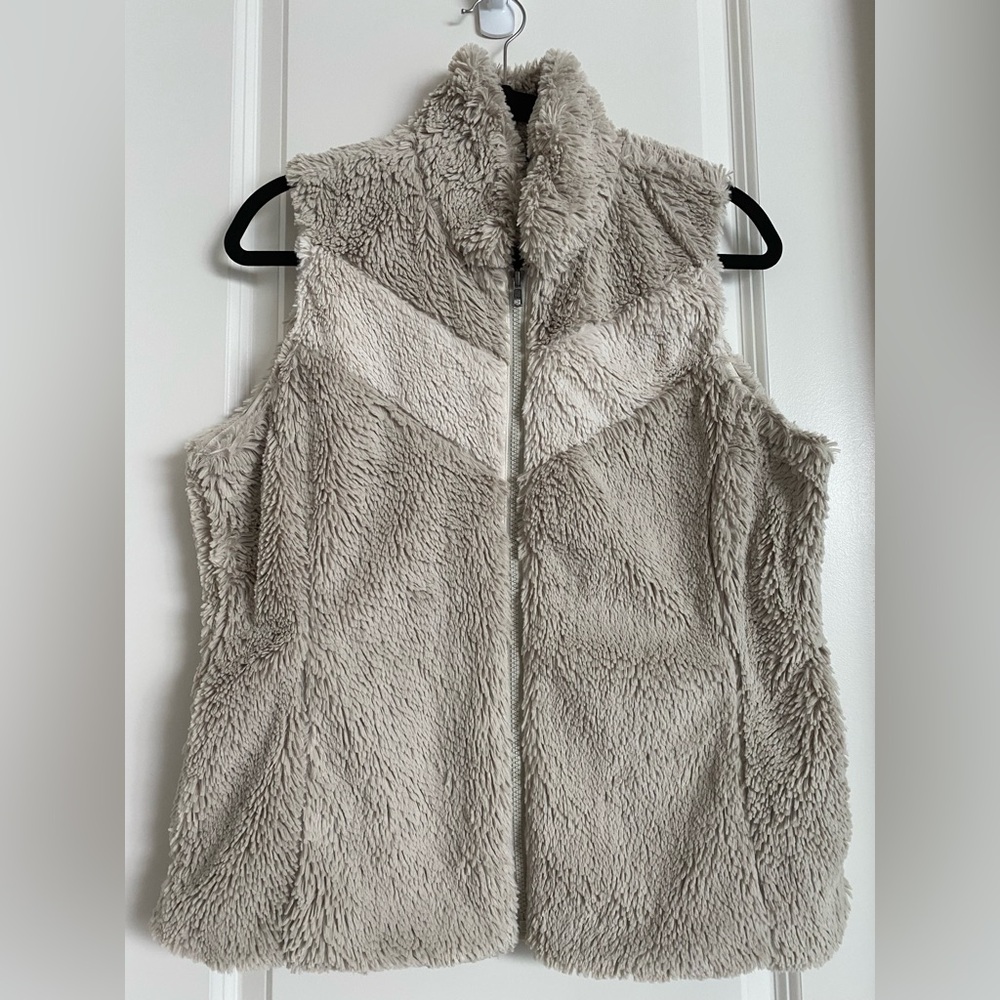 Patagonia Women’s Pelage Vest High Pile Fleece Full Zip Bleached Stone Large